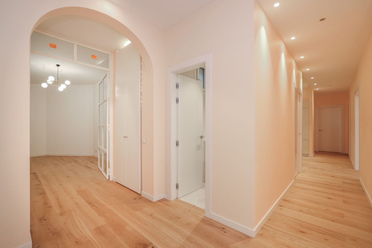 Impressive brand new newly renovated apartment next to Paseo de Gracia