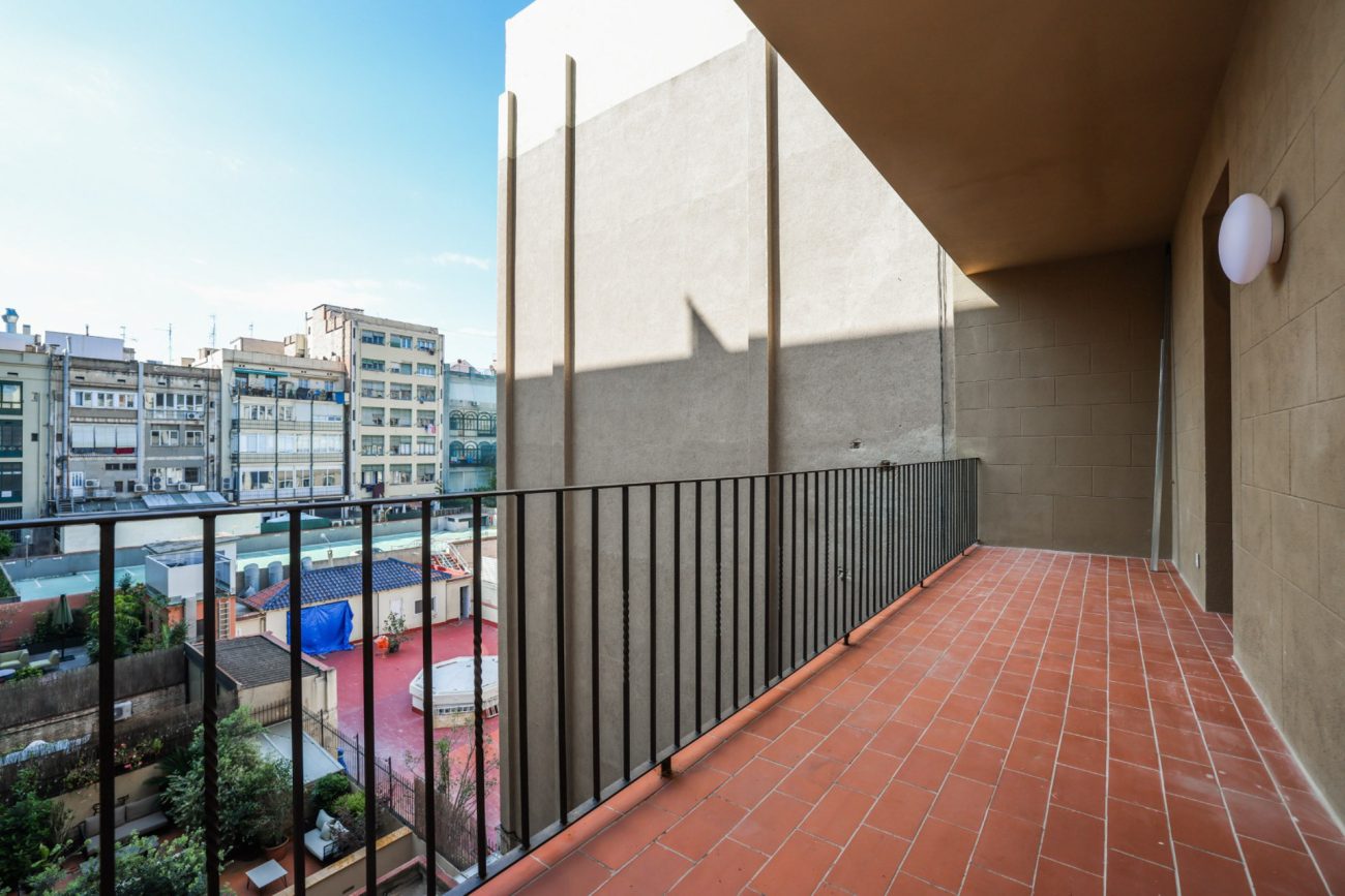 Impressive brand new newly renovated apartment next to Paseo de Gracia