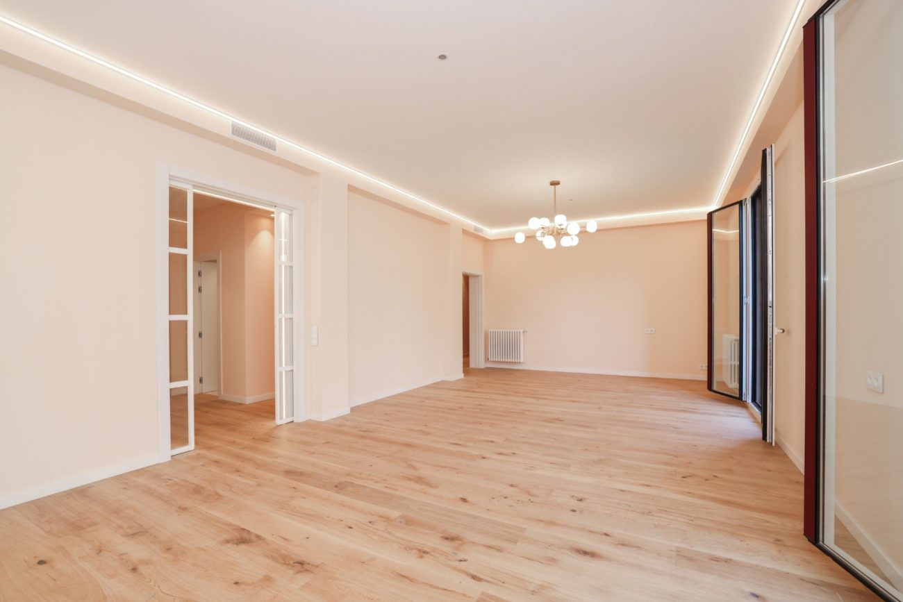 Impressive brand new newly renovated apartment next to Paseo de Gracia