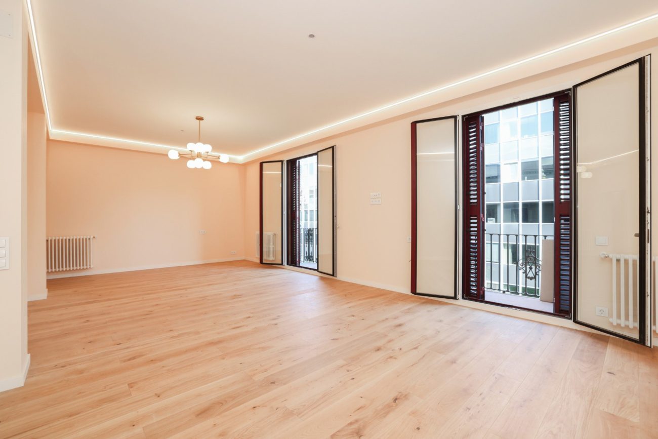 Impressive brand new newly renovated apartment next to Paseo de Gracia