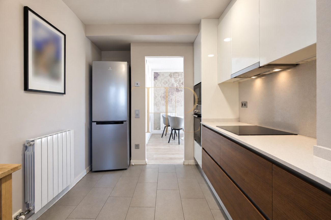 Let apartment with terrace and pool in Poblenou