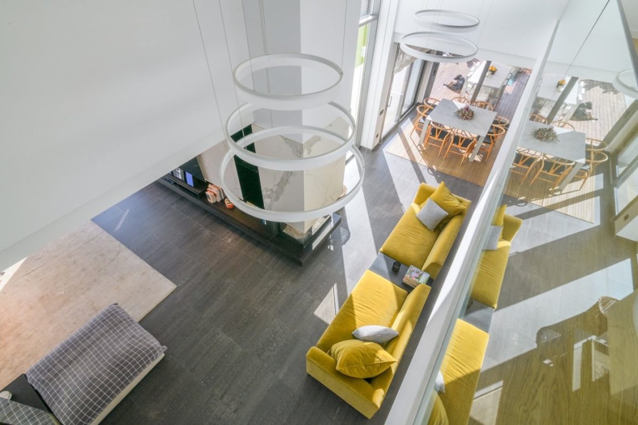 Luxury villa for sale in Sitges facing the golf course: exclusive mansion with private spa and large plot