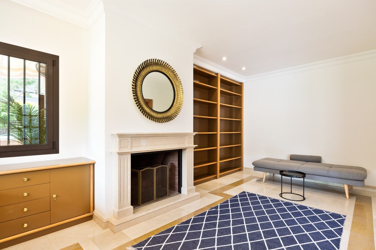 Luxurious villa close to the beach in Gava