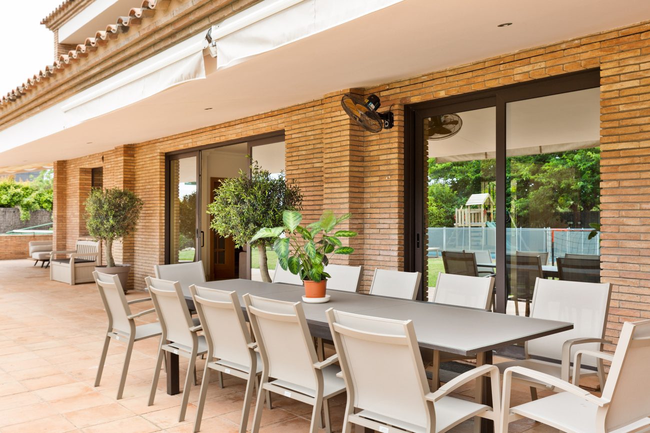 Luxurious villa close to the beach in Gava