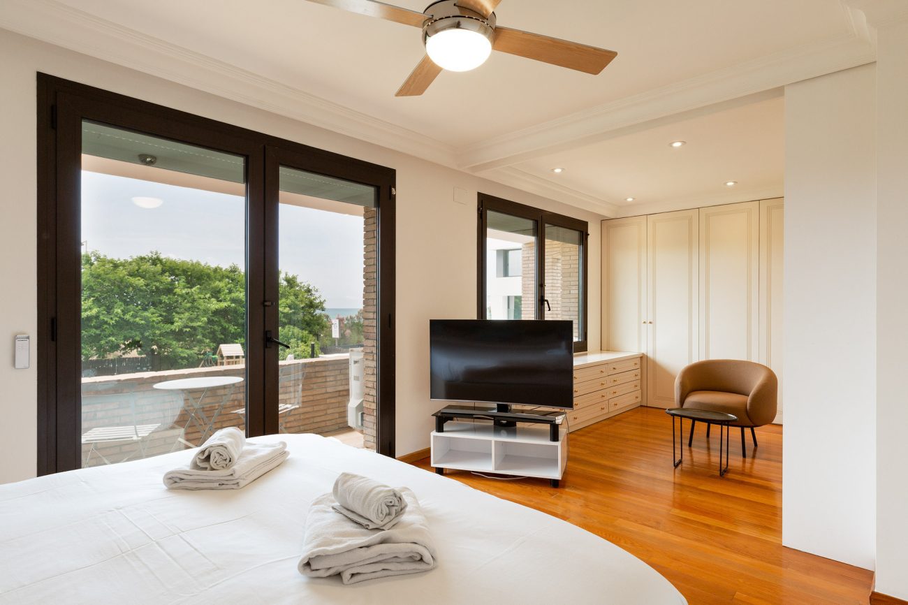 Luxurious villa close to the beach in Gava
