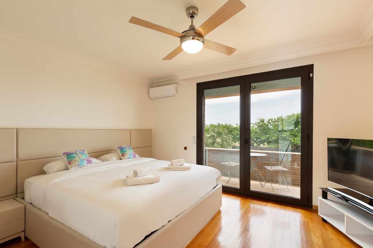 Luxurious villa close to the beach in Gava