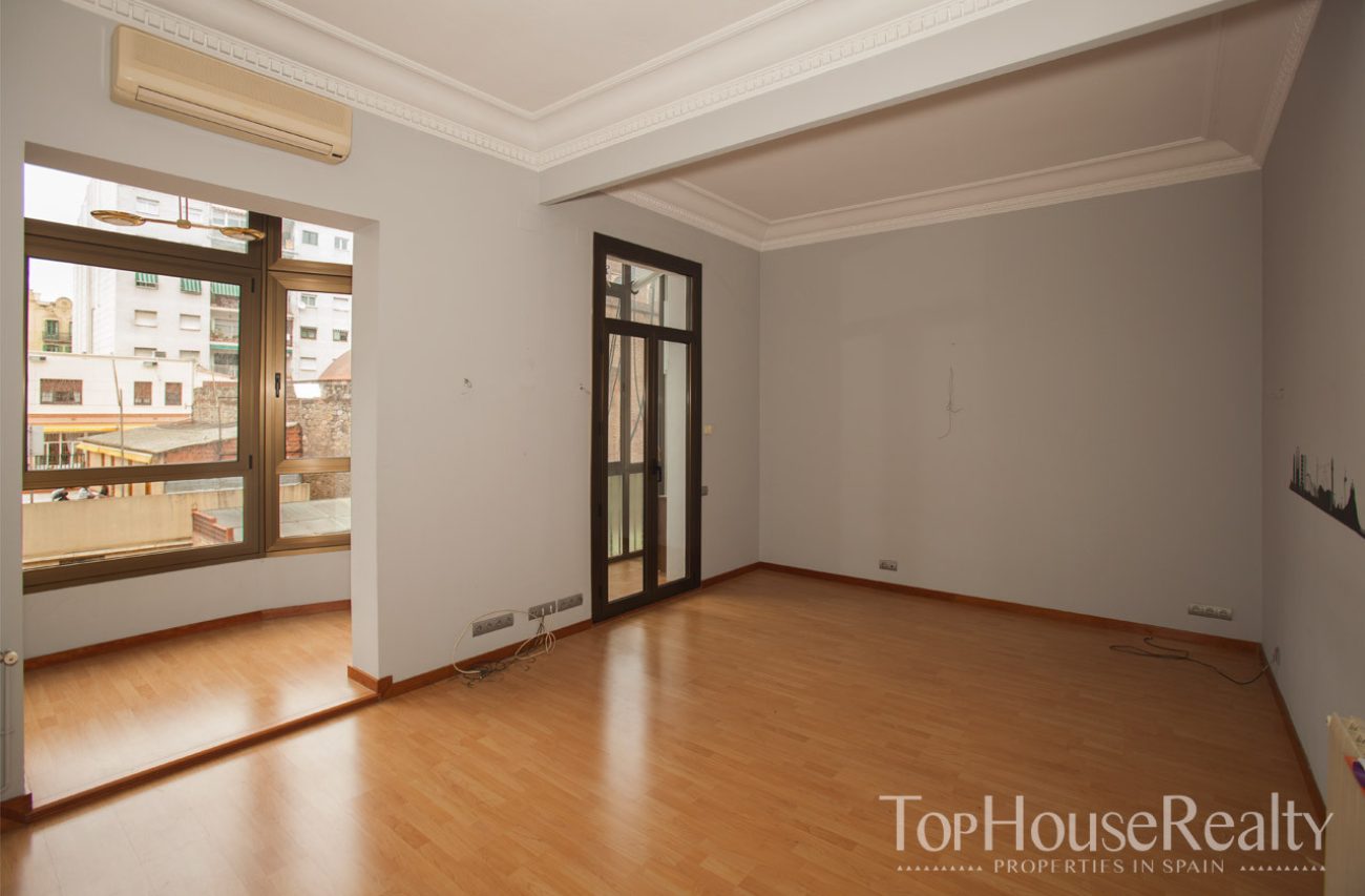 Quiet apartment in the center of Eixample