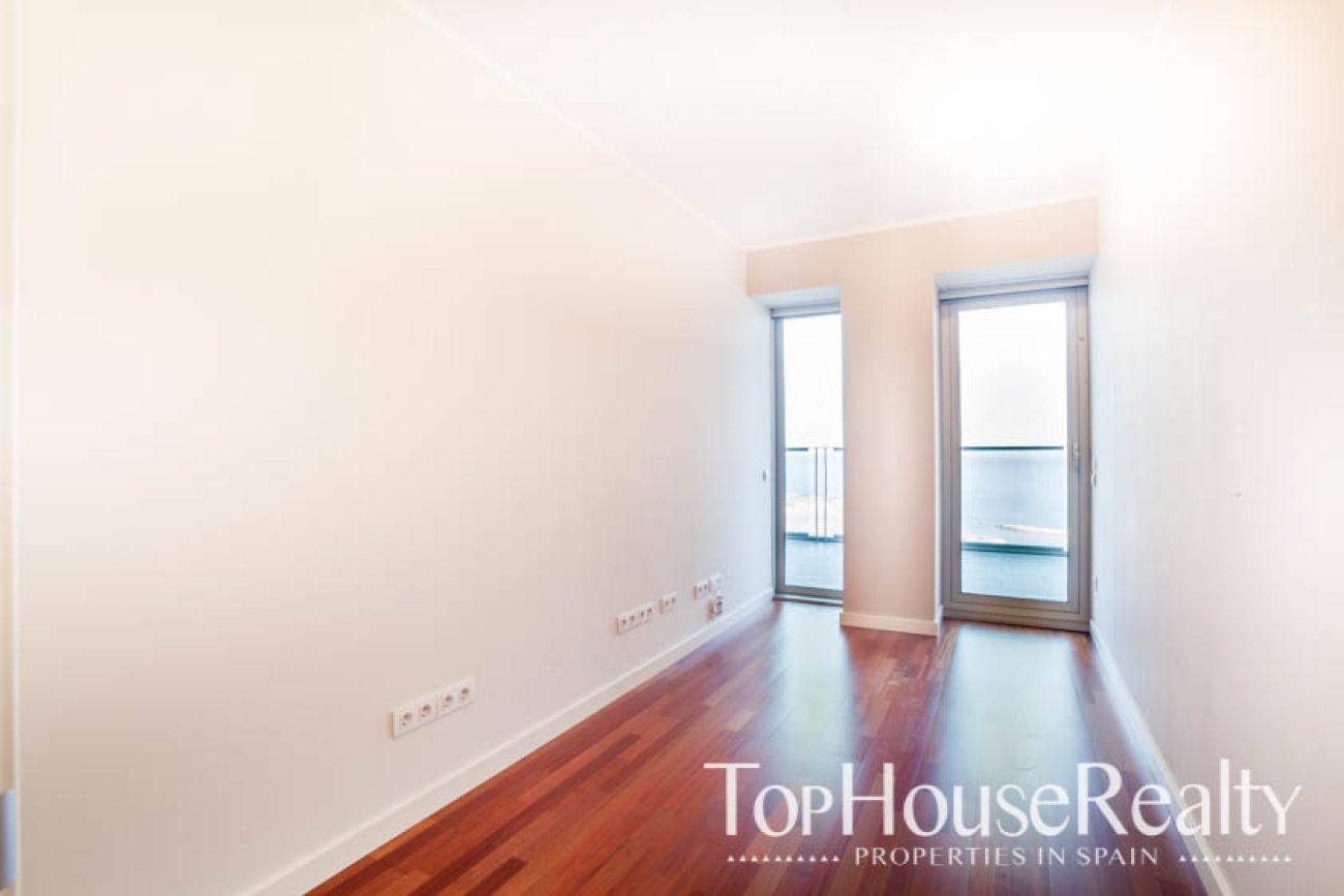 Luxury attic by the sea for rent