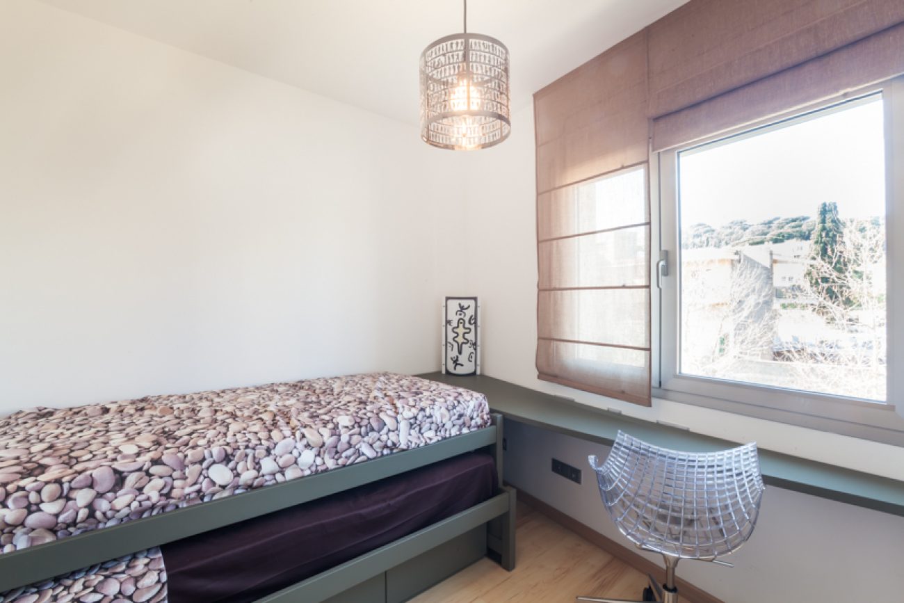 Lovely apartment on Sant Pol beach