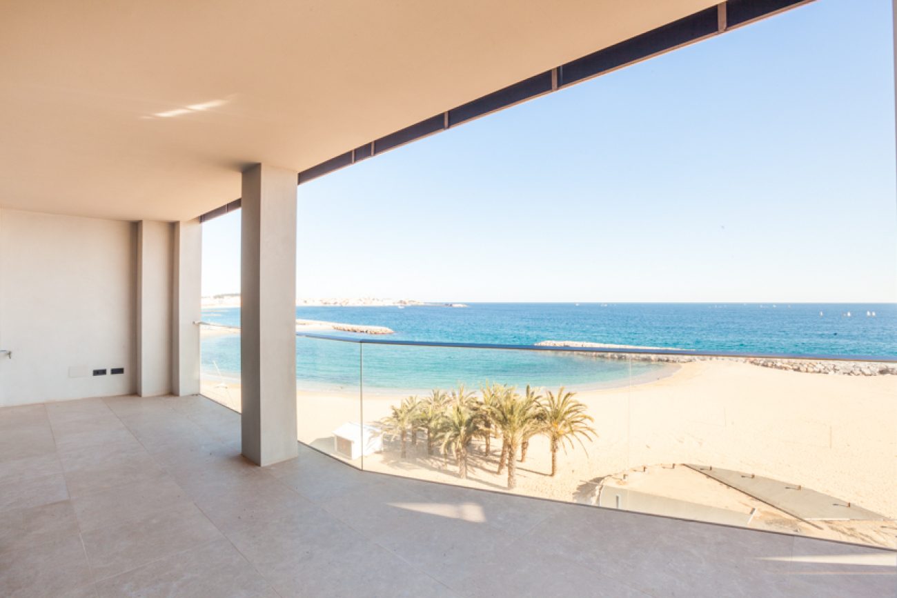 New apartment close to the beach