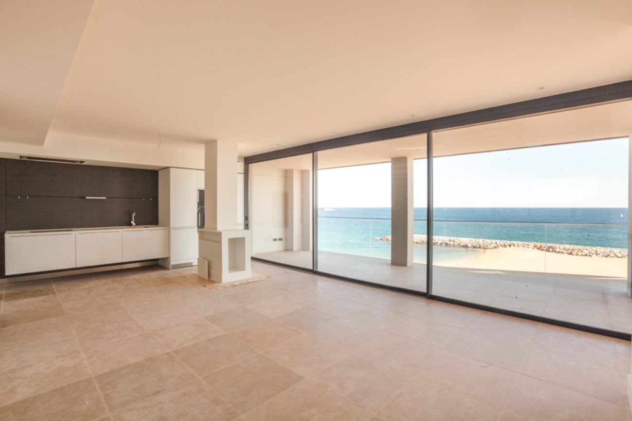 New apartment close to the beach