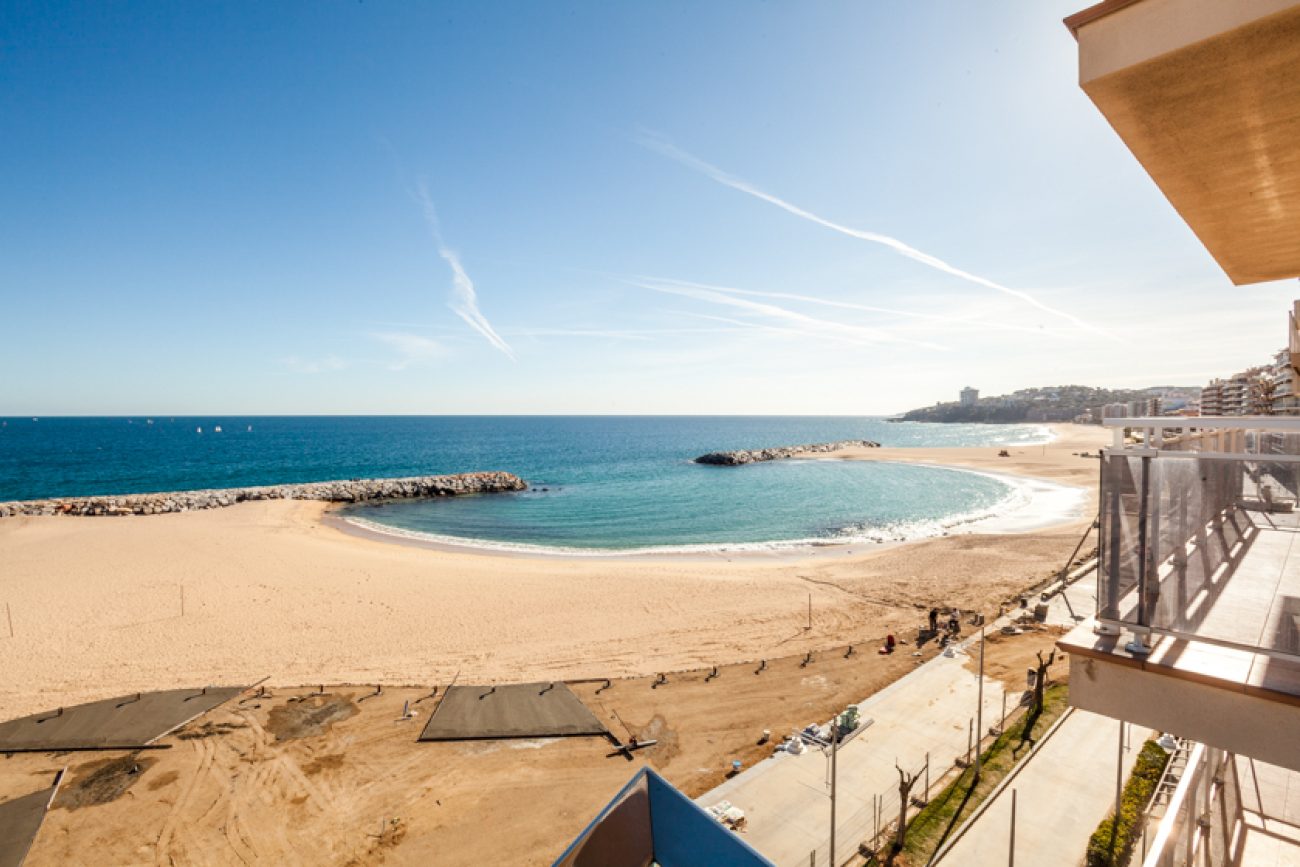 New apartment close to the beach