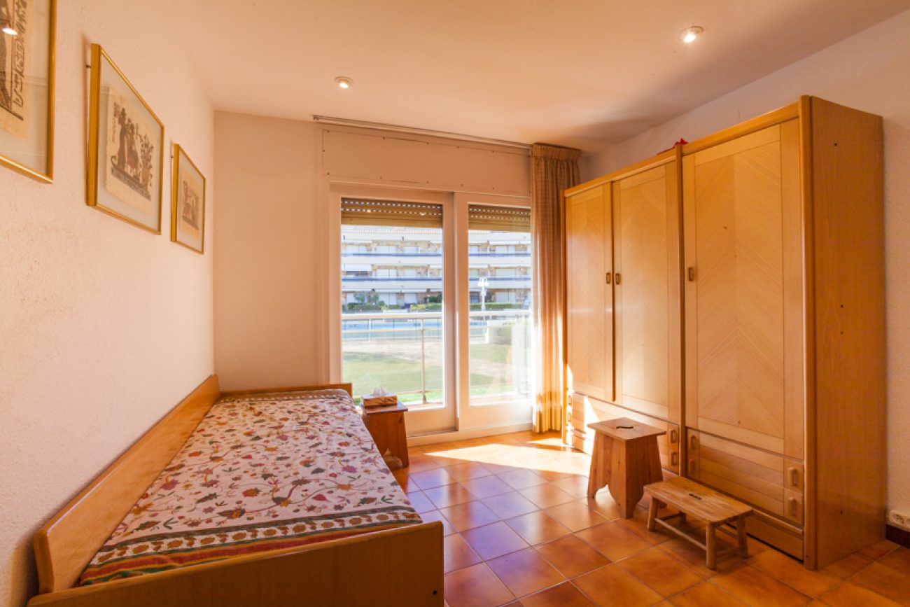 Flat only 50 metres from the beach in the Costa Brava