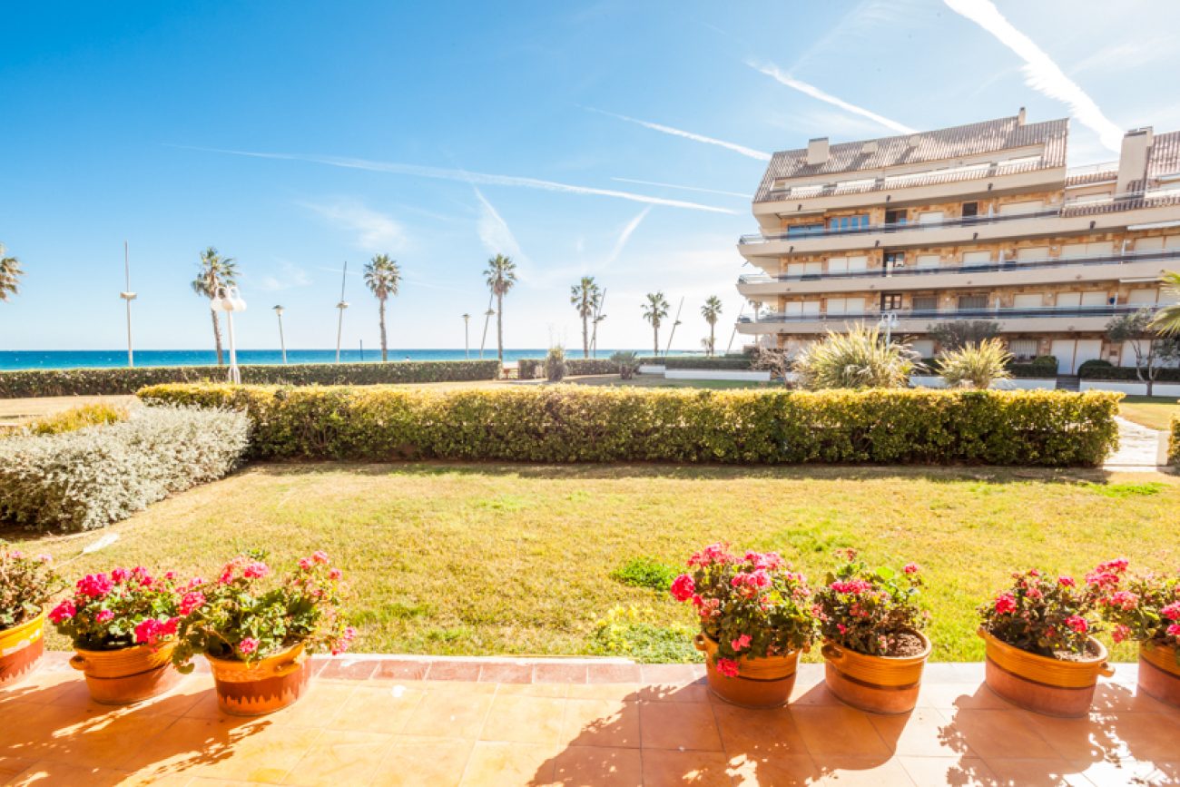 Flat only 50 metres from the beach in the Costa Brava