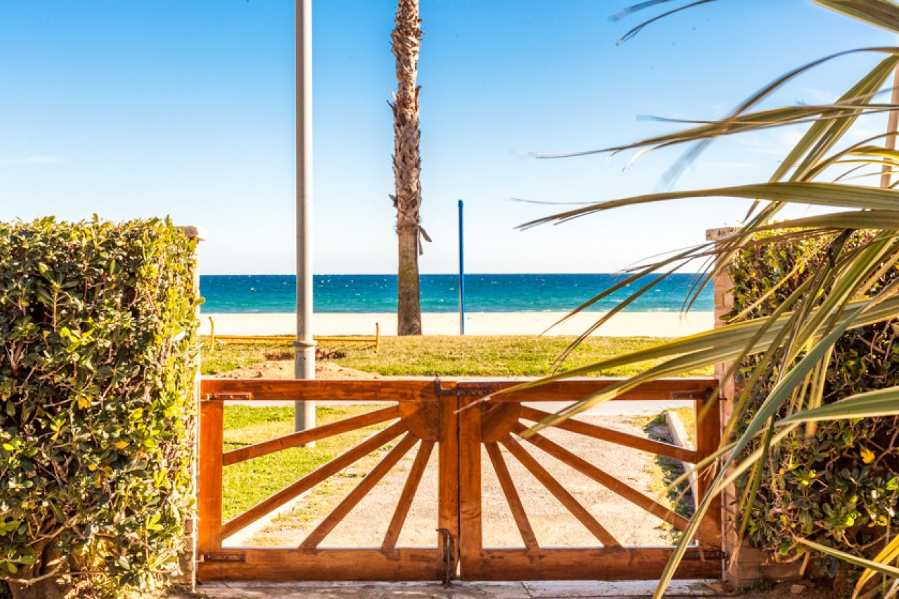 Flat only 50 metres from the beach in the Costa Brava