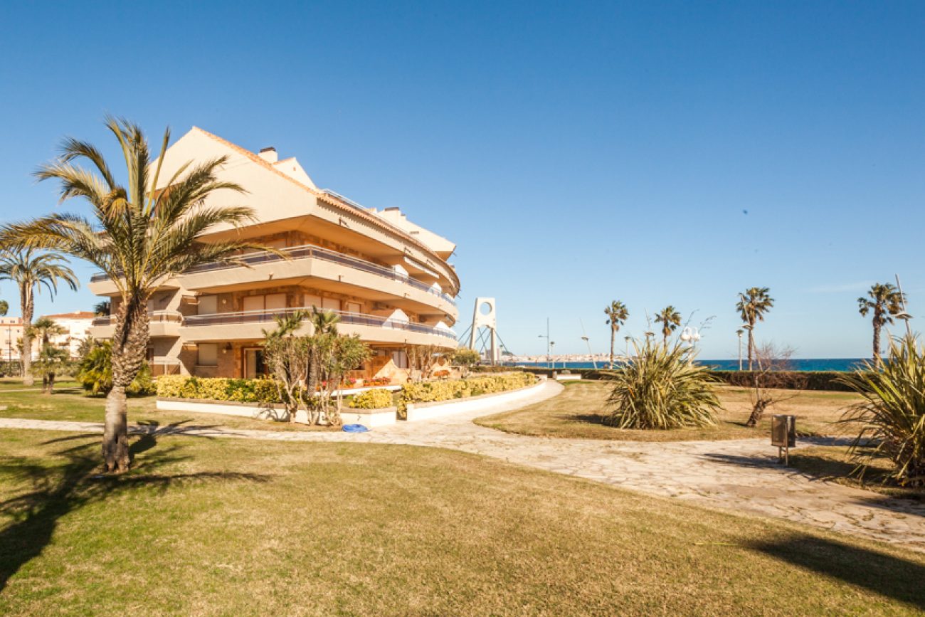 Flat only 50 metres from the beach in the Costa Brava