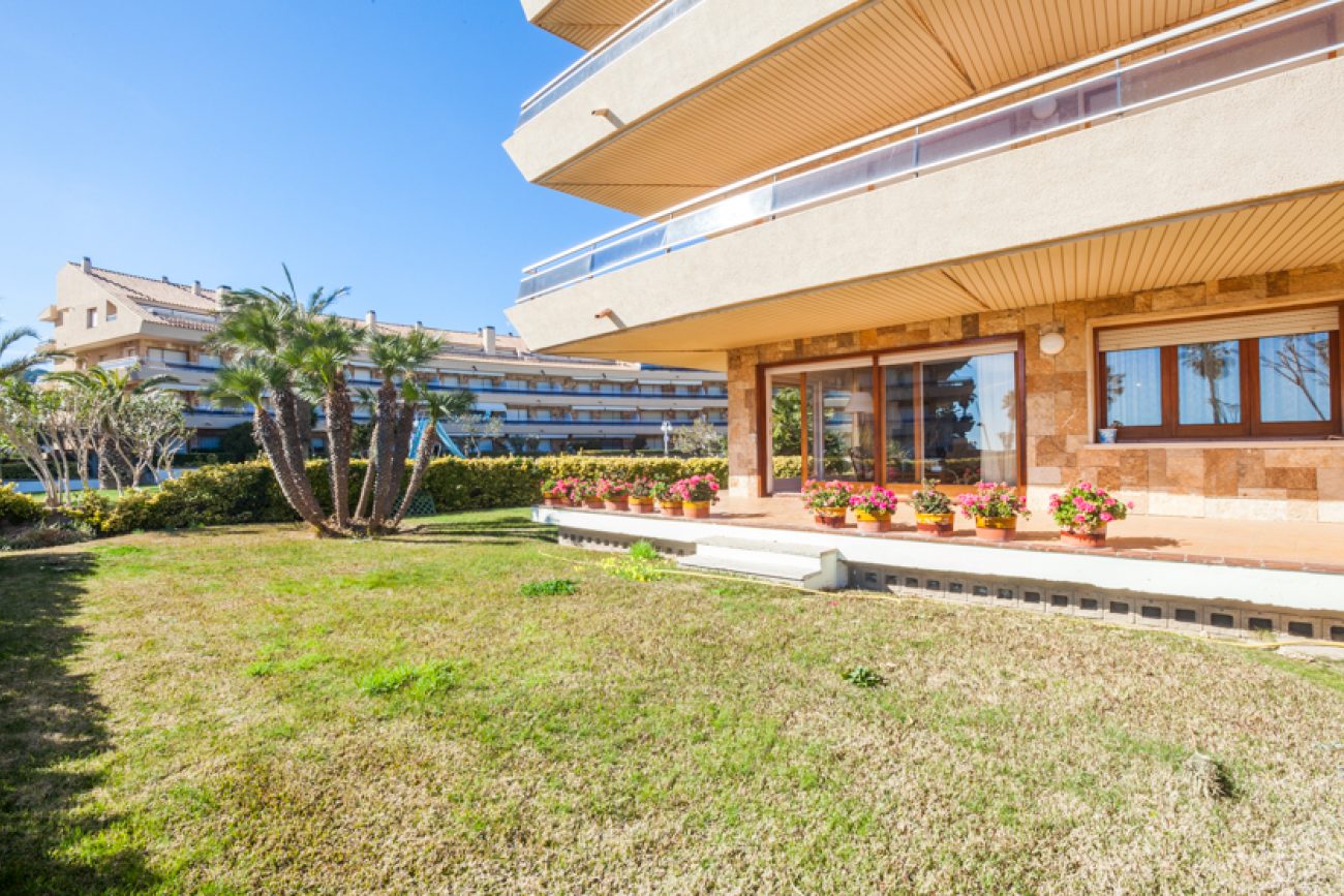 Flat only 50 metres from the beach in the Costa Brava