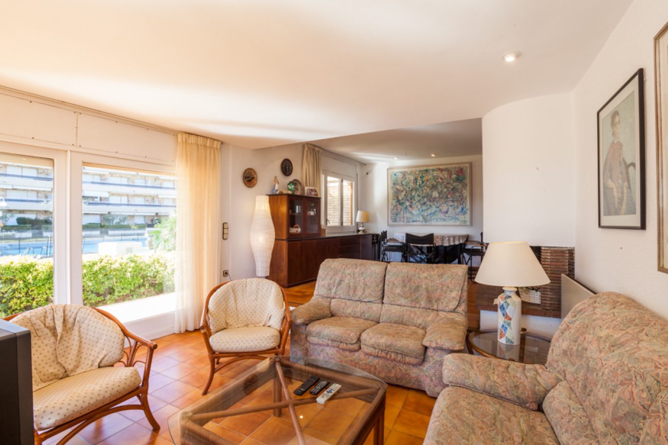 Flat only 50 metres from the beach in the Costa Brava