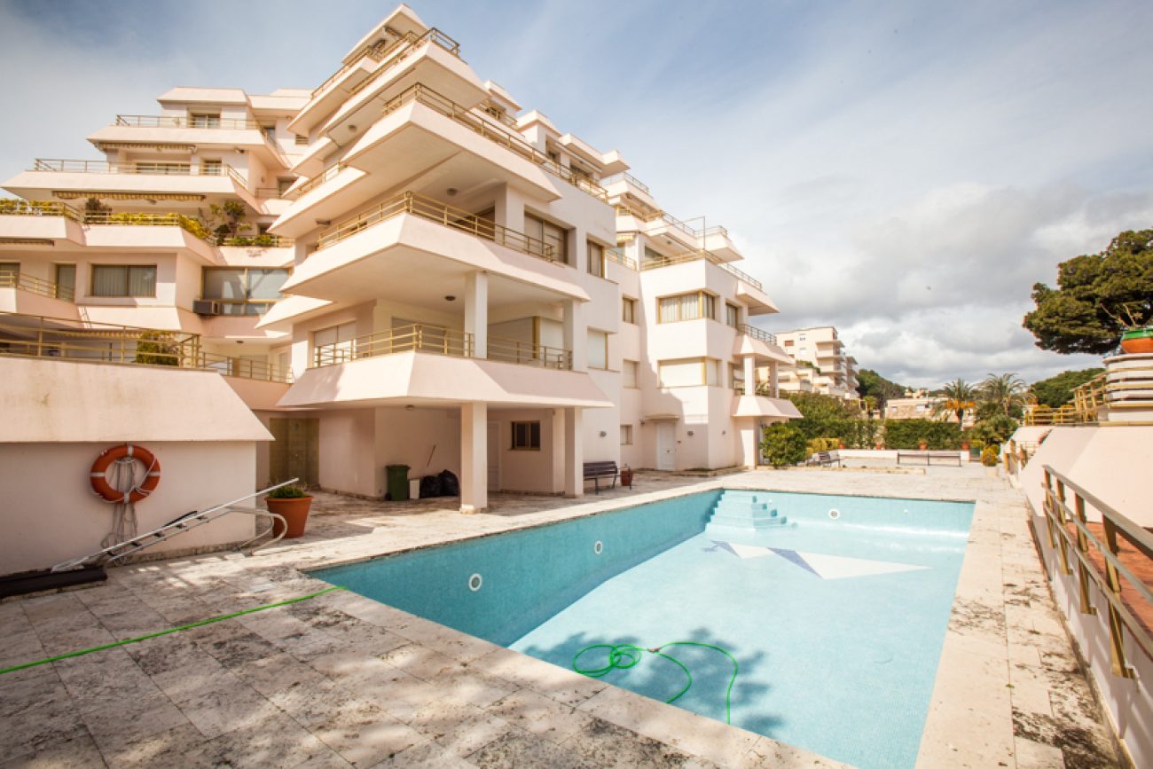 Penthouse with magnificent sea views close to the beach
