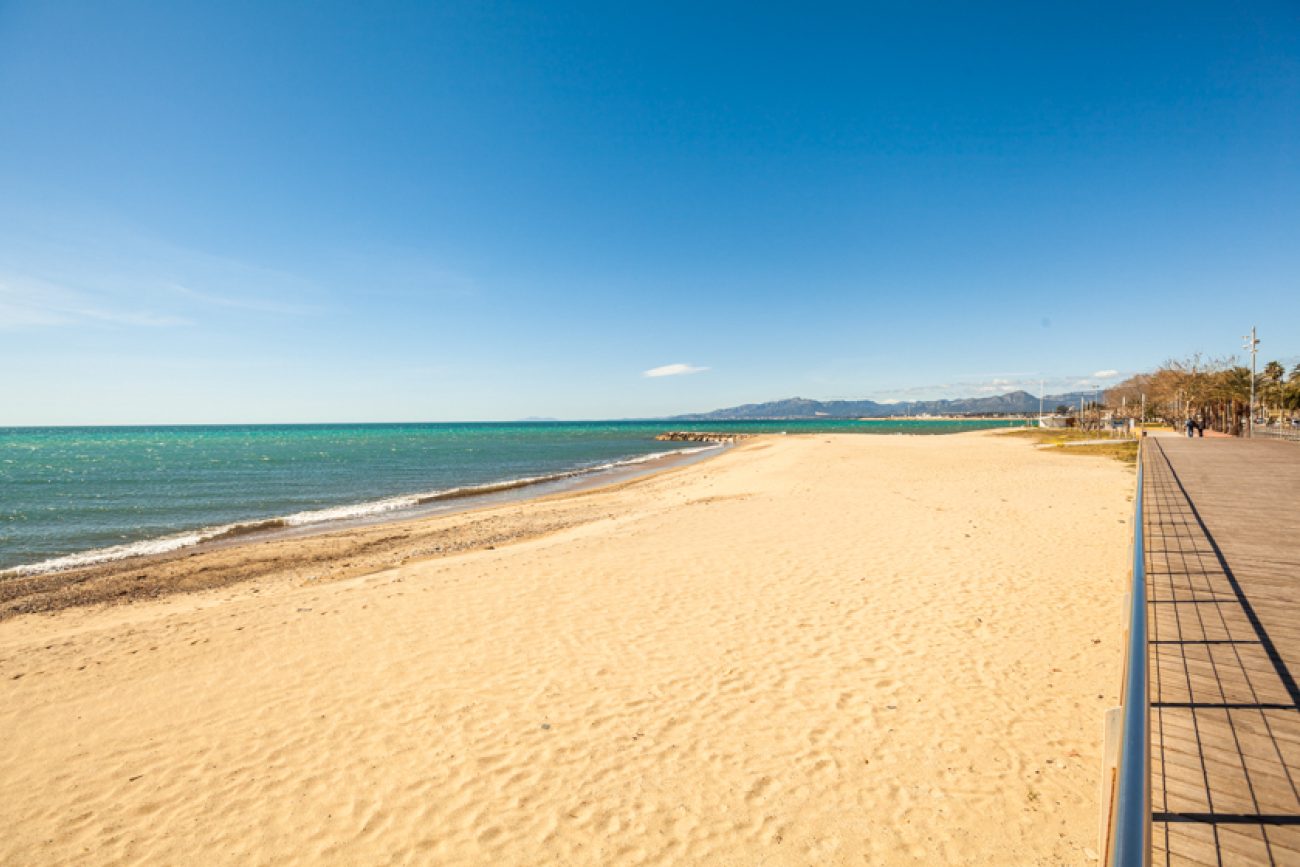 Townhouse in exclusive residential complex by the beach in Cambrils