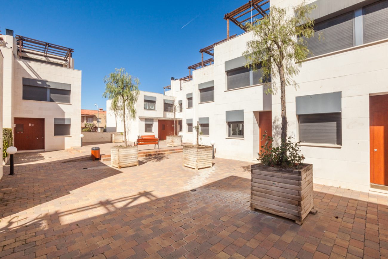 Townhouse in exclusive residential complex by the beach in Cambrils