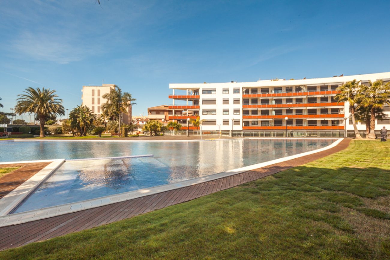 Townhouse in exclusive residential complex by the beach in Cambrils