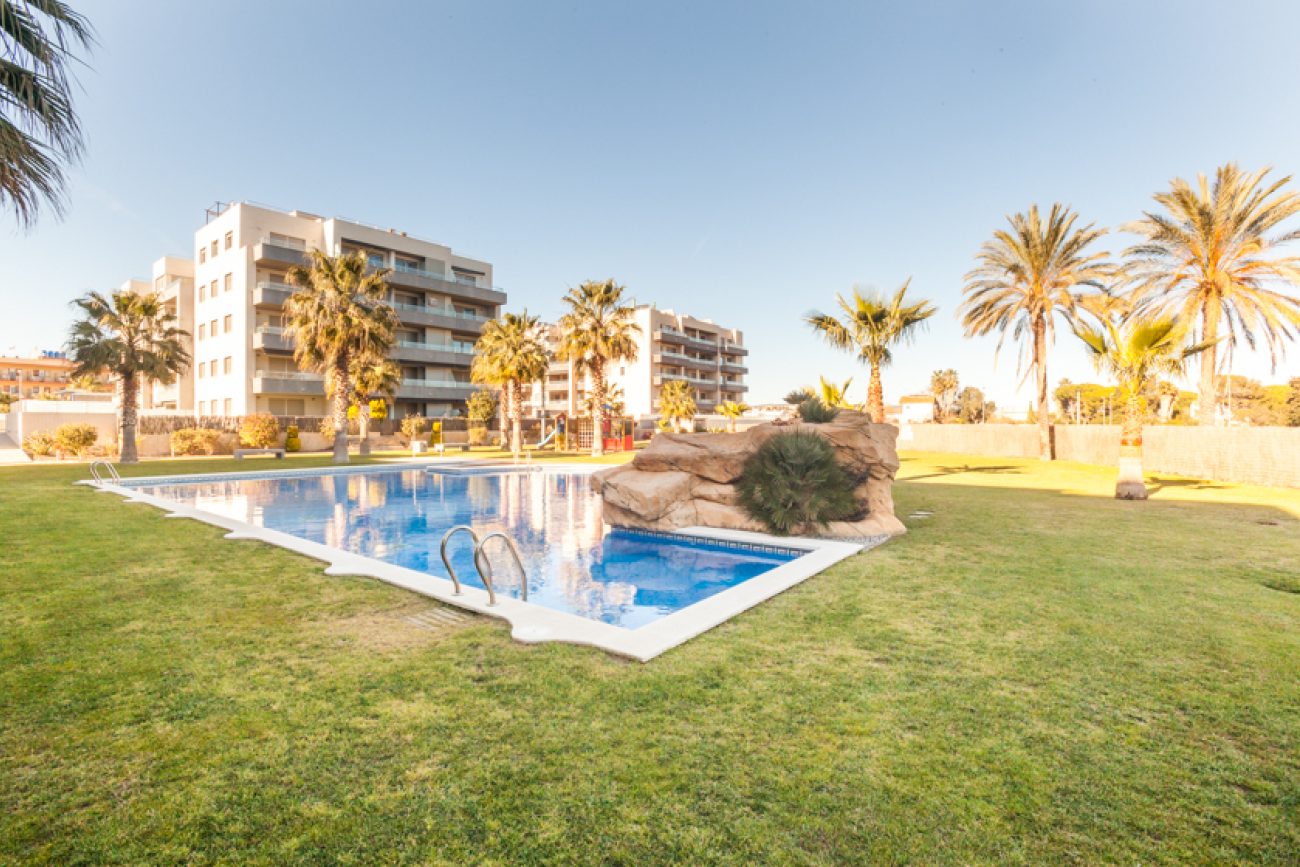 New apartment near the beach in Torredembarra