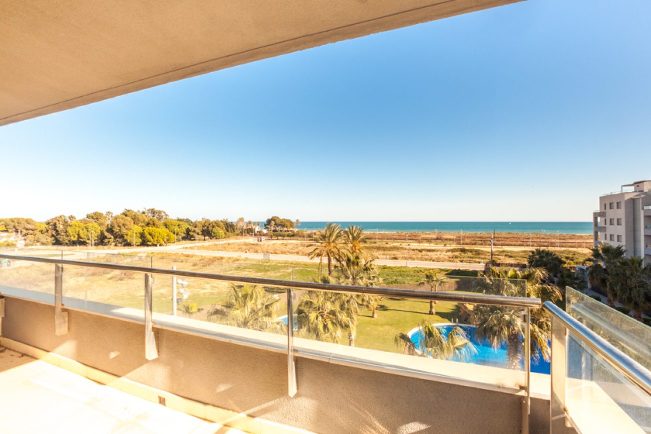 New apartment near the beach in Torredembarra