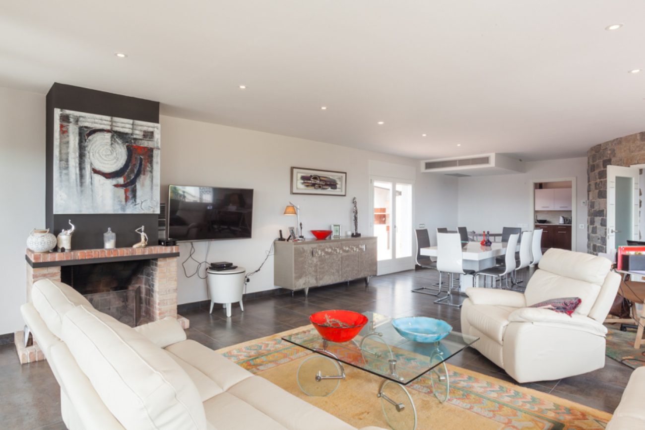 Exclusive modern rural house with views