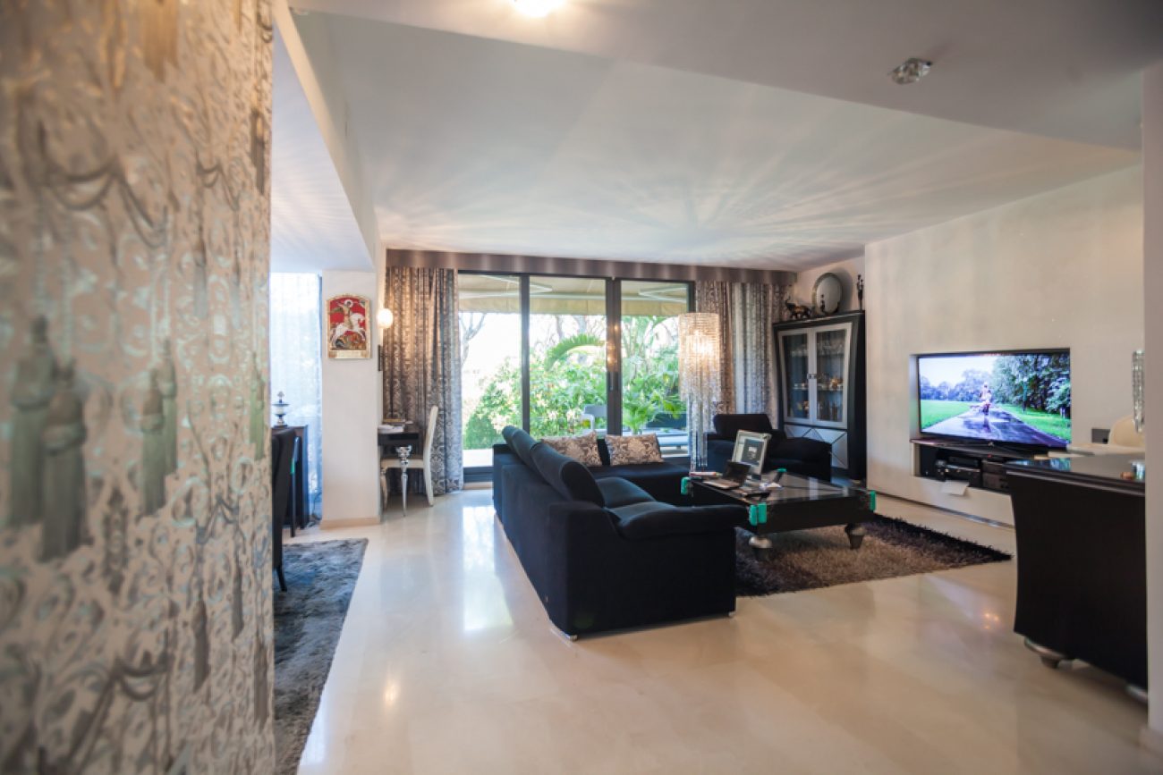 Magnificent townhouse in the most exclusive area of Gava Mar