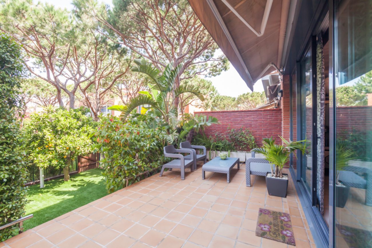 Magnificent townhouse in the most exclusive area of Gava Mar
