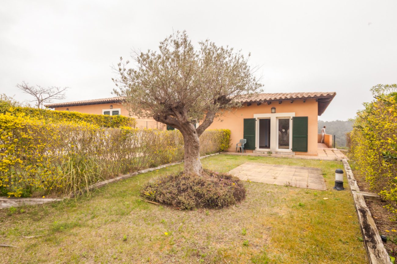 Terraced house with views in exclusive residential complex in Tossa de Mar