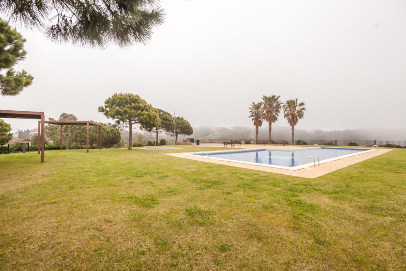 Terraced house with views in exclusive residential complex in Tossa de Mar