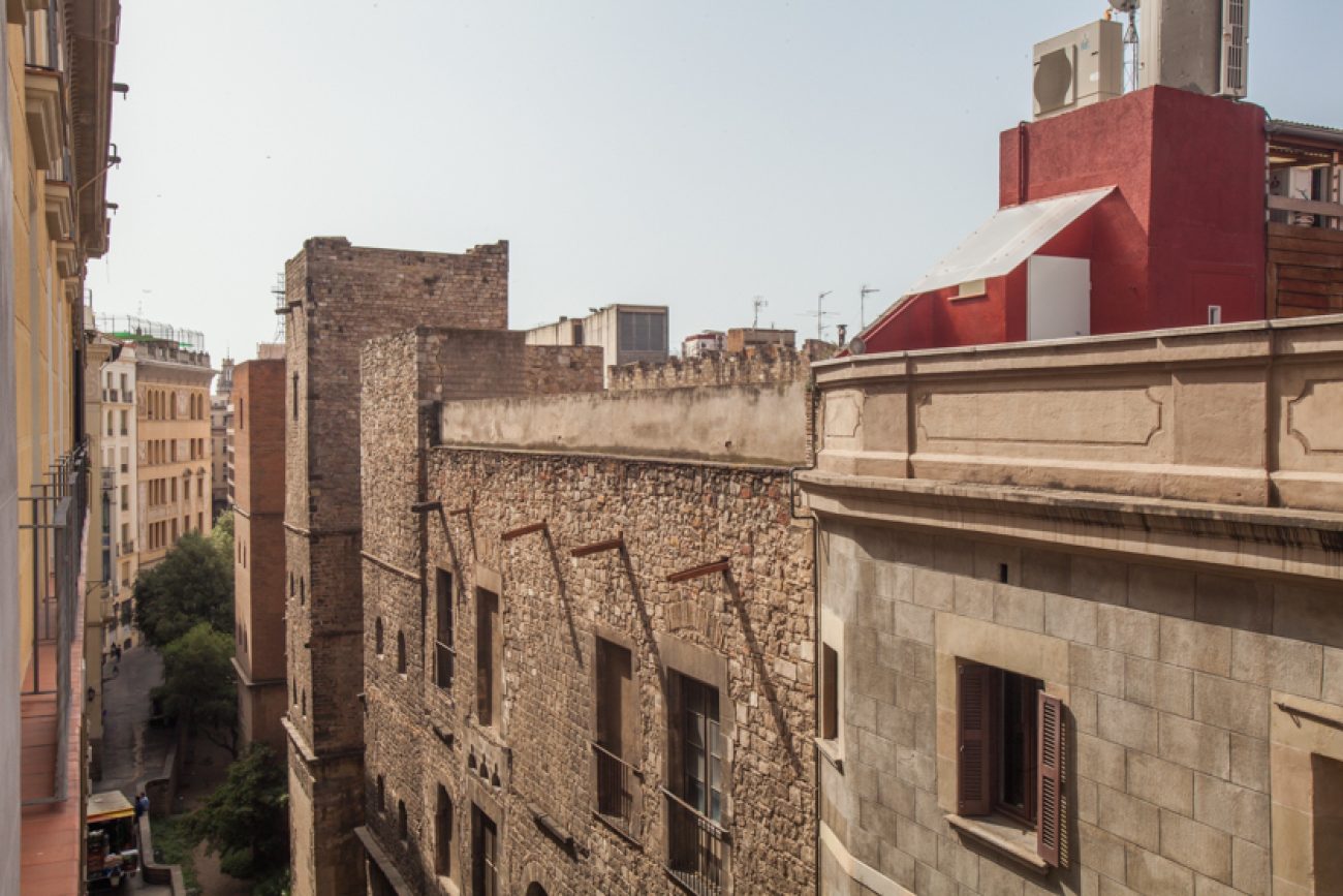 The apartment is in the heart of Barcelona, with views of the Angel Square