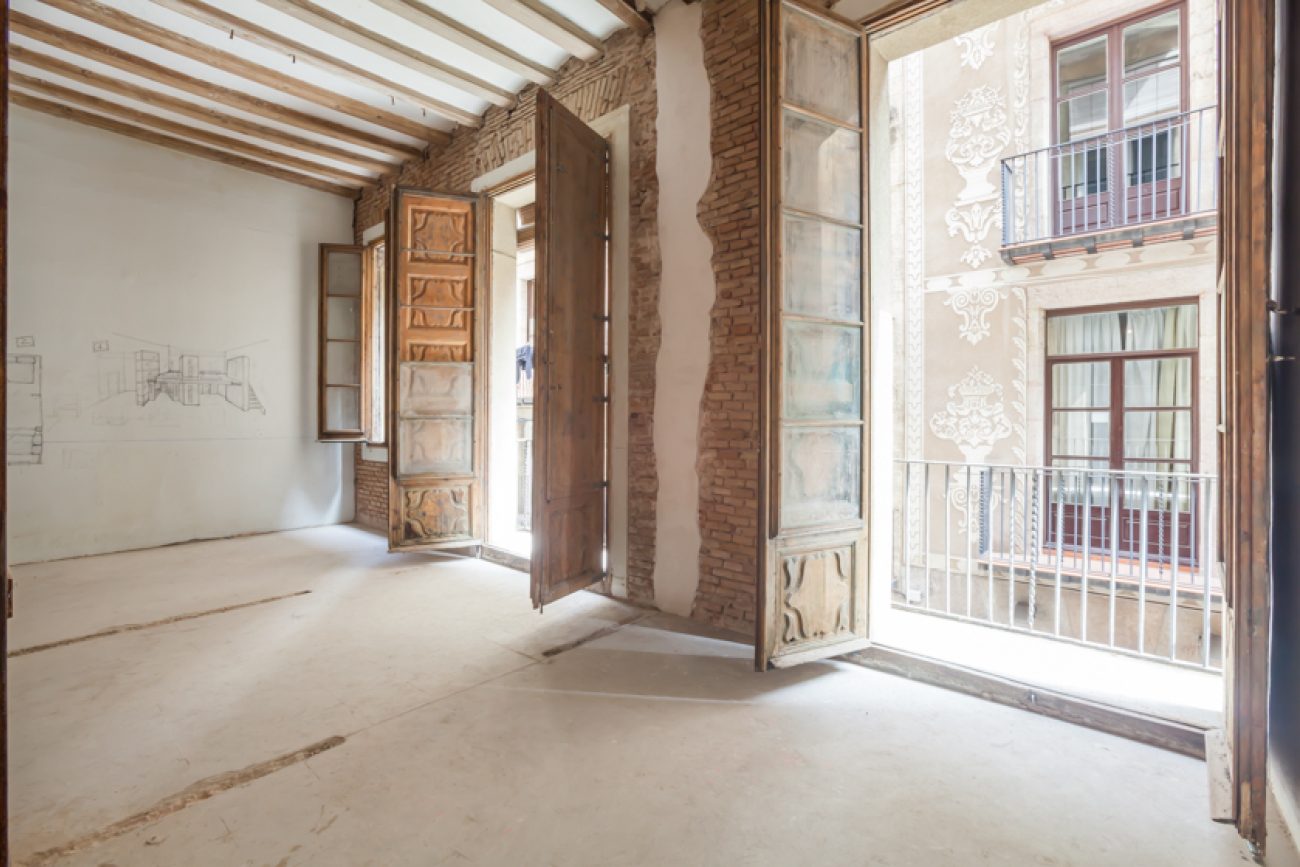 Impressive apartment in the historic center of Barcelona