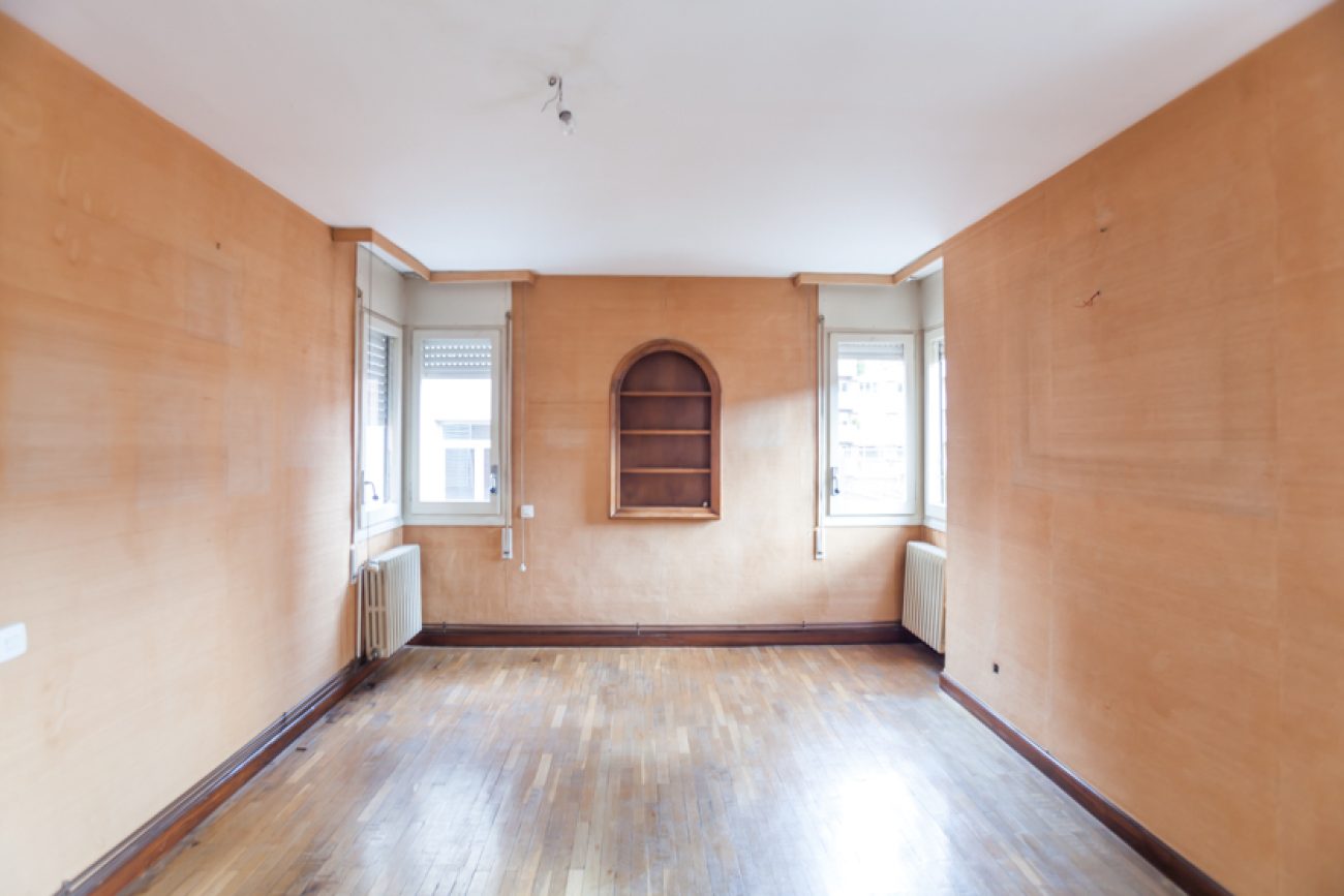Excellent apartment for renovation in the elite area of Sarria