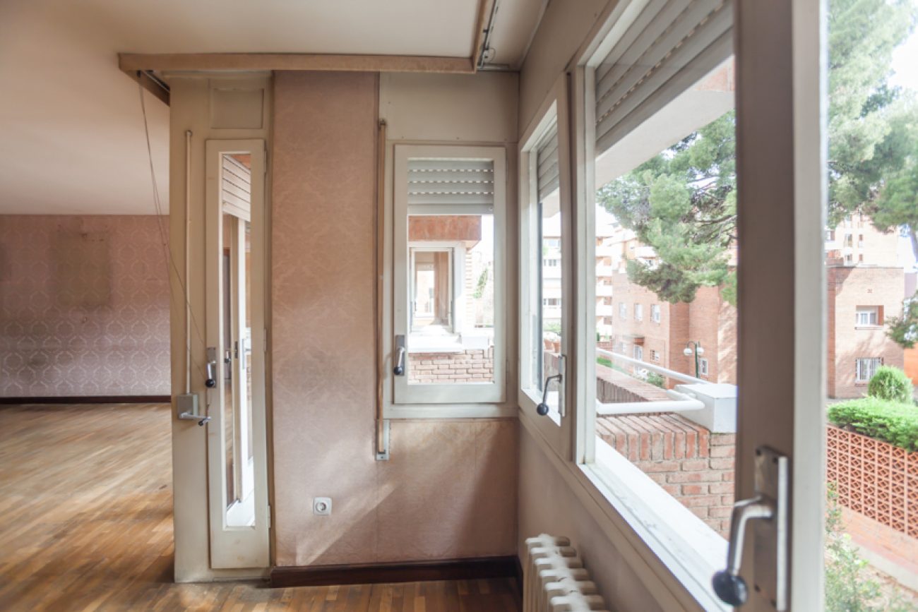 Excellent apartment for renovation in the elite area of Sarria