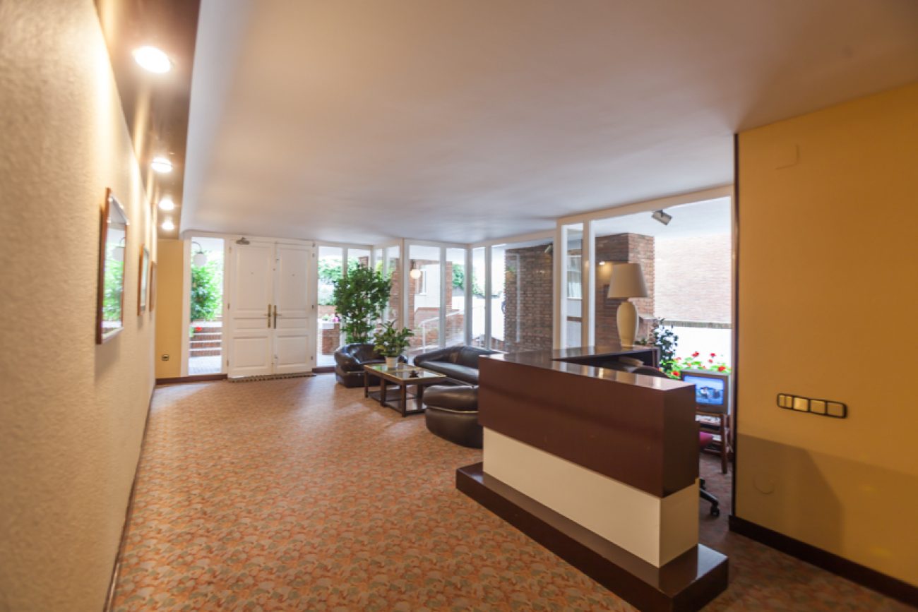 Excellent apartment for renovation in the elite area of Sarria