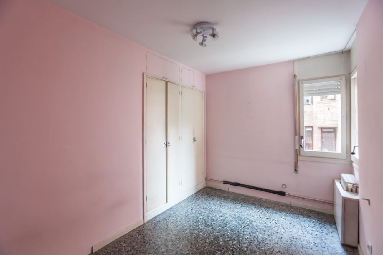 Excellent apartment for renovation in the elite area of Sarria