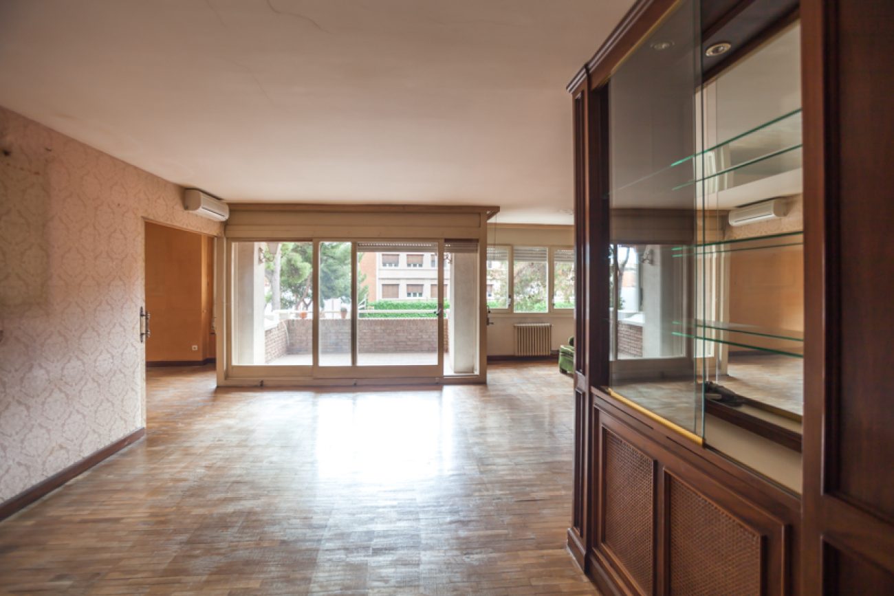 Excellent apartment for renovation in the elite area of Sarria