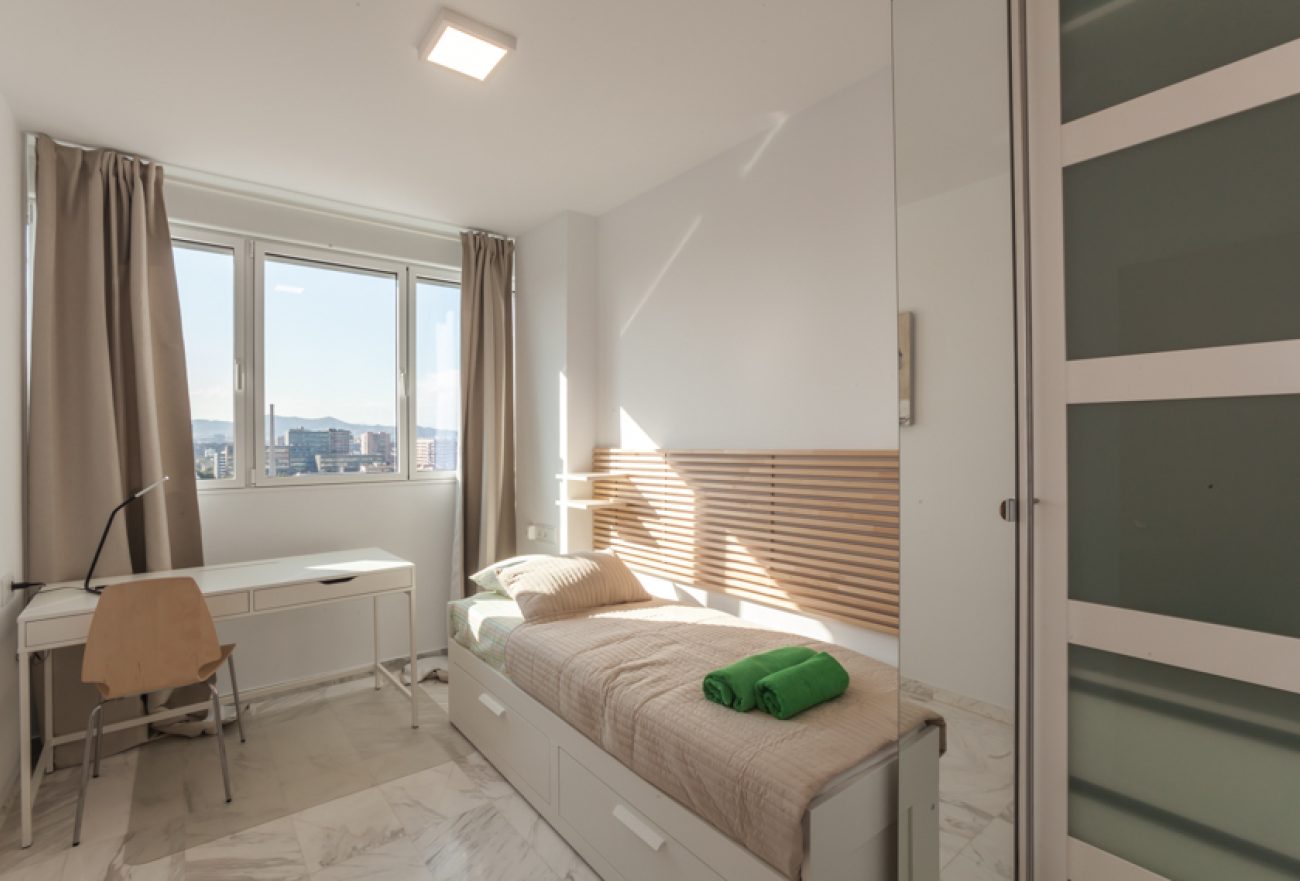 Renovated flat by the beach with amazing sea views