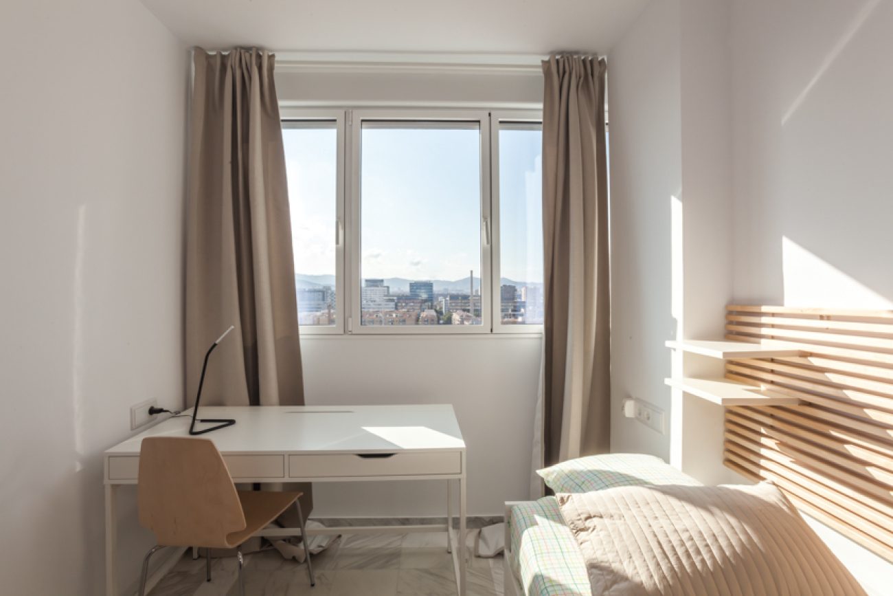 Renovated flat by the beach with amazing sea views