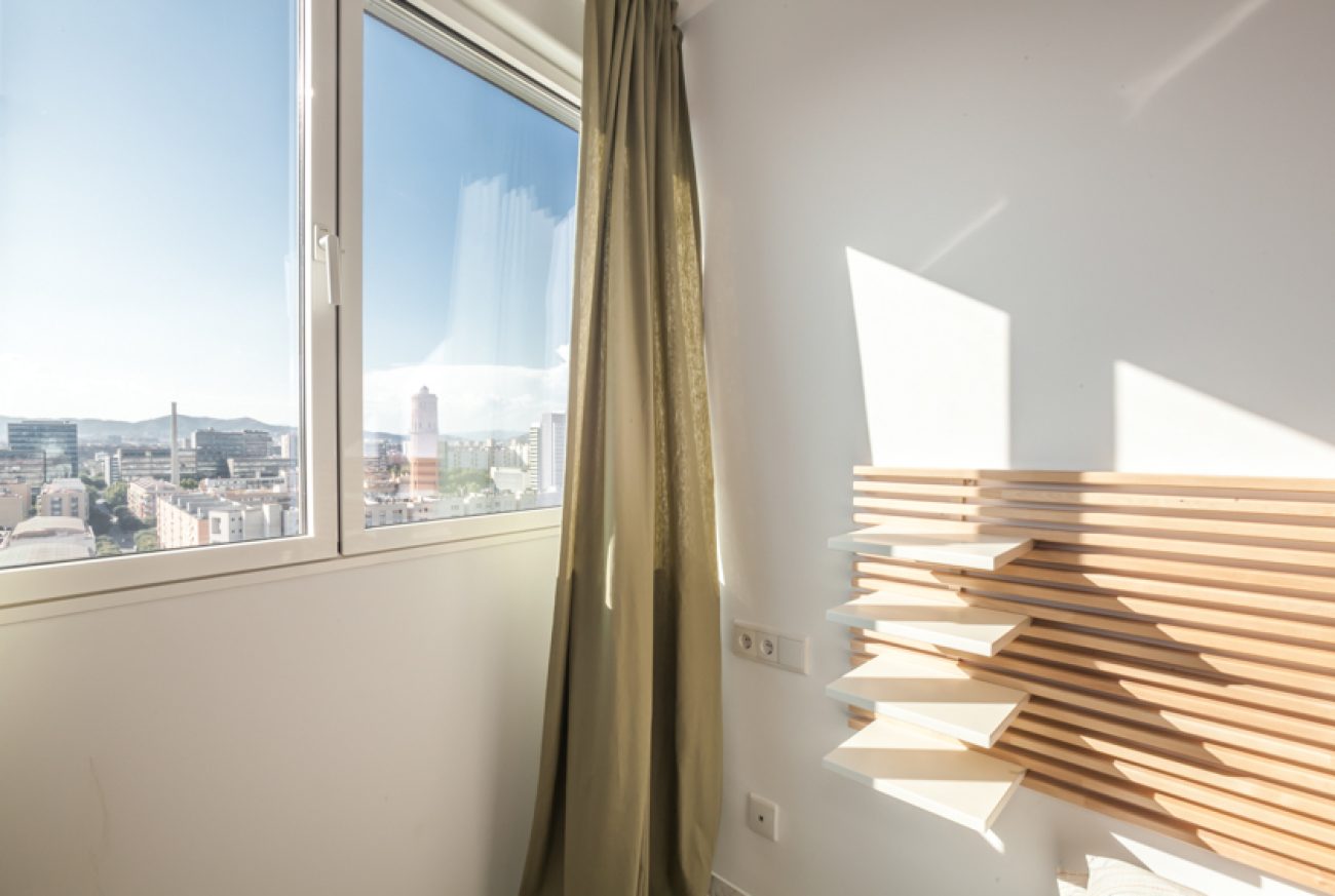 Renovated flat by the beach with amazing sea views
