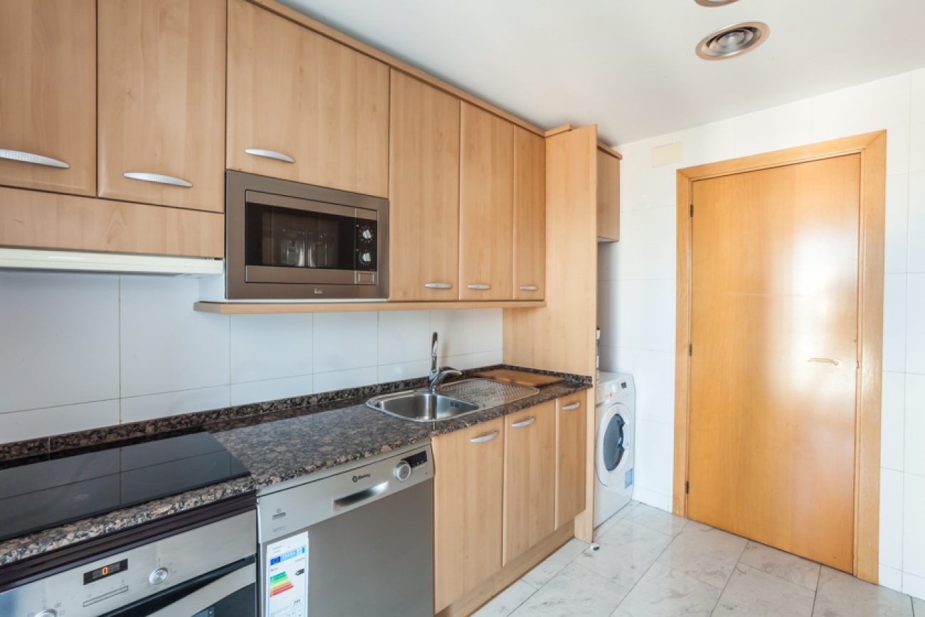 Renovated flat by the beach with amazing sea views