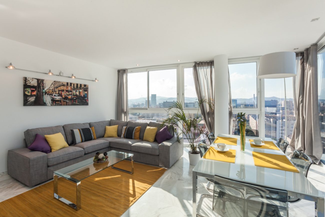 Renovated flat by the beach with amazing sea views