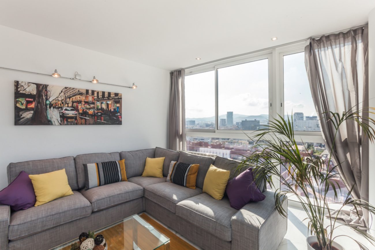 Renovated flat by the beach with amazing sea views