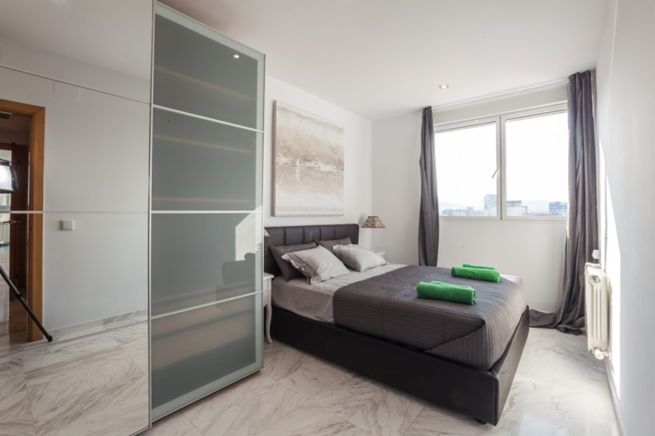 Renovated flat by the beach with amazing sea views