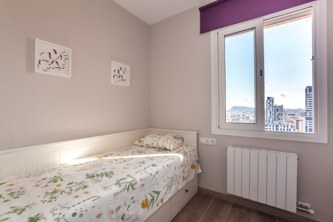 Apartment with panoramic views of the sea and Barcelona for rent