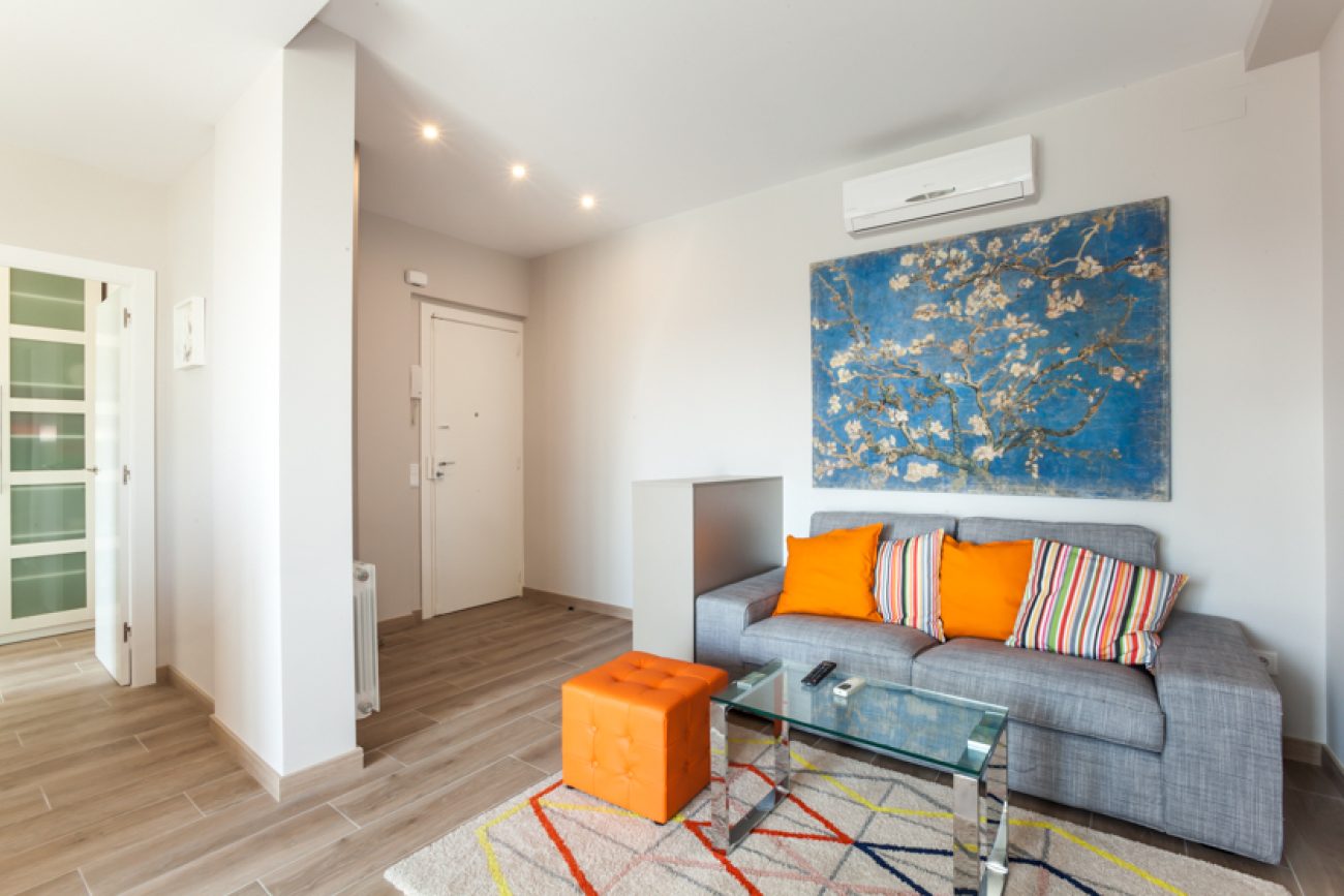 Apartment with panoramic views of the sea and Barcelona for rent