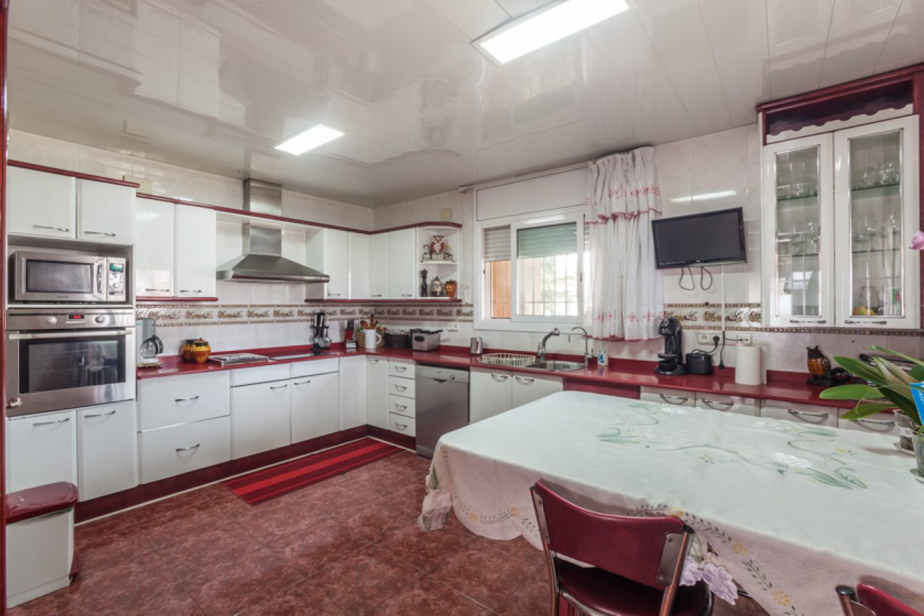 Big house with views in Viladecans